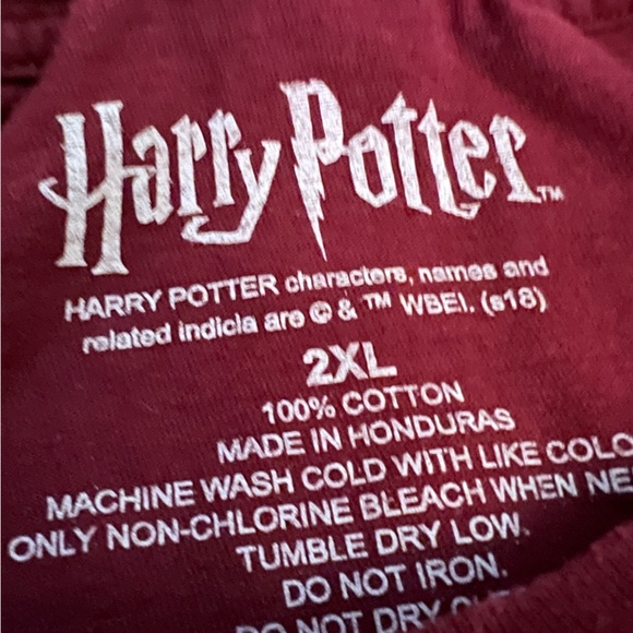 Harry Potter Gryffindor short sleeve Tee. Size XXL - Picture 5 of 6